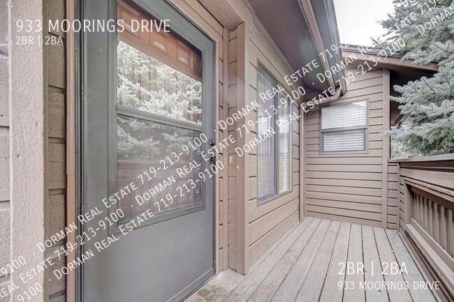 Photo - 933 Moorings Dr