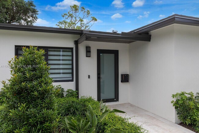 Photo - 5641 SW 67th Ave