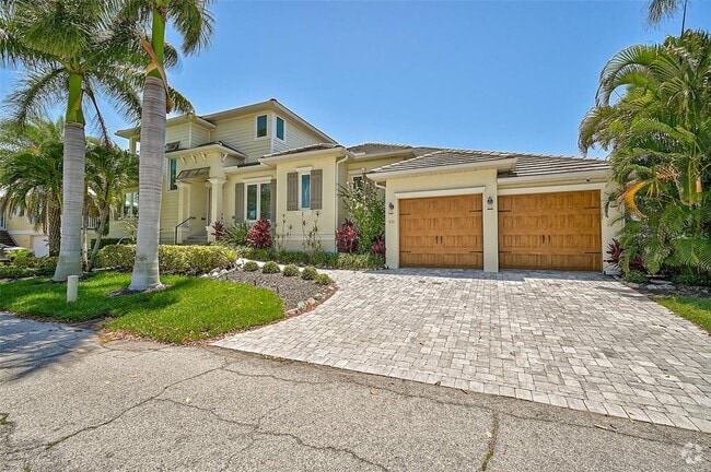 Building Photo - 830 Tarawitt Dr Rental