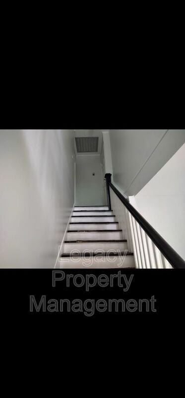 Photo - 703 Askew St Unit B