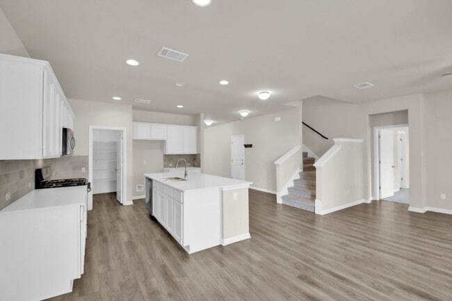 Photo - 1829 Leander Dr