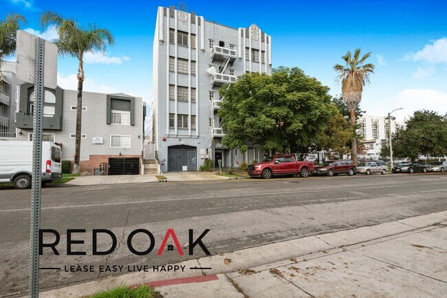 Photo - 5611 Carlton Way Unidad 309