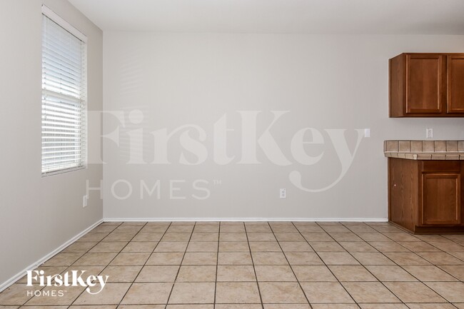 Photo - 609 Rosemary Dr