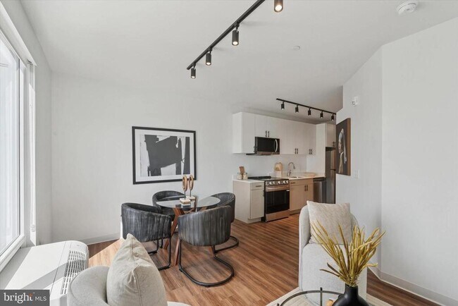 Photo - 4240 Chestnut St Unit 505