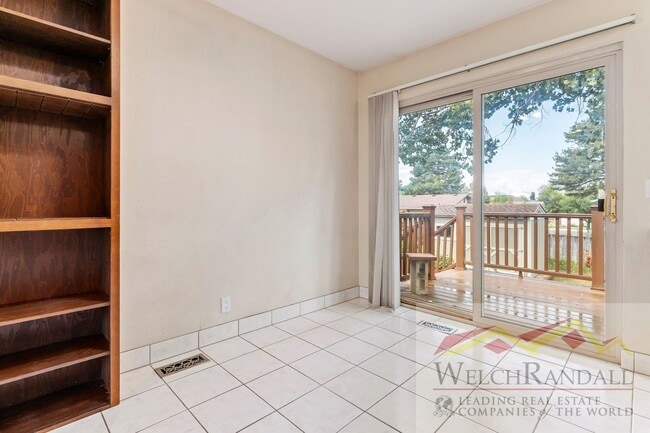 Photo - Cozy & Beautiful 4-Bed, 2-Bath Sandy Home ...