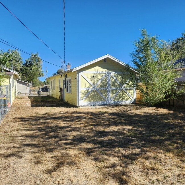 Photo - Cozy 2 Bedroom Cottage