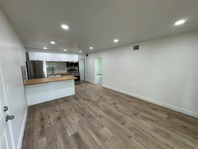 Photo - 2200 NE 173rd St Unit 4