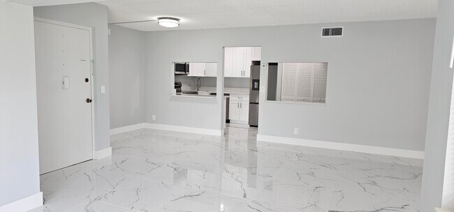 Building Photo - 4991 Sable Pine Cir Unit B1
