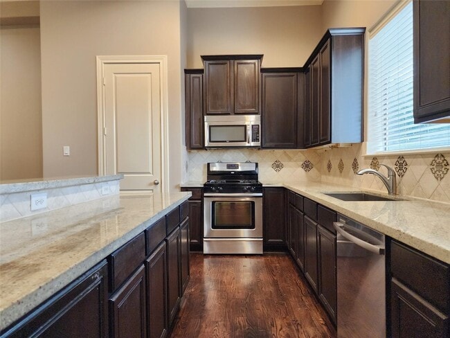 Building Photo - 3205 Center St