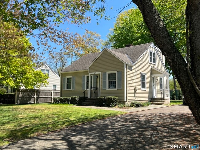 Photo - 427 Westford Dr