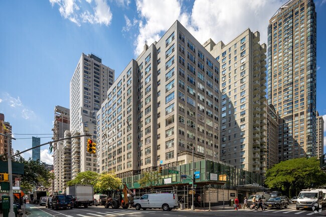 Photo - 250 E 65th St