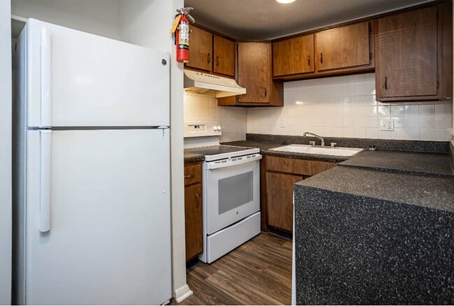 Photo - Windsor Court Apartments