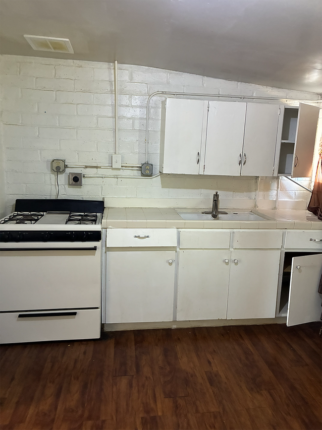 1404 Trinity Ave