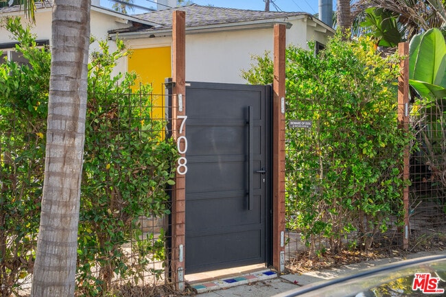 Photo - 708 Marr St