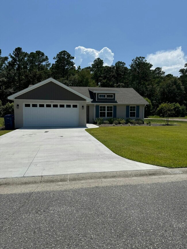 Photo - 186 Hunters Point Way