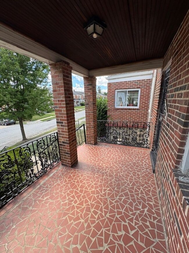 Photo - 3BED 2BATH FINISHED BASEMENT $1650/MONTH!
