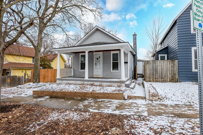 Building Photo - 716 Coit Ave NE