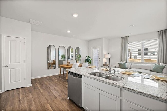 Photo - 9 Silverbell Ln NW