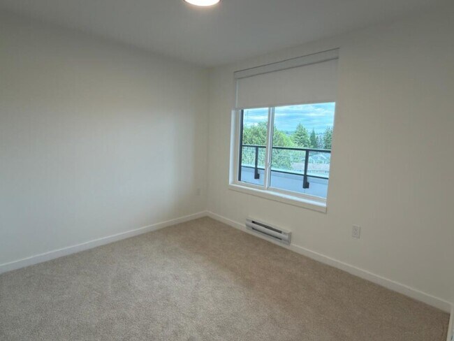Brand New Condo At Park & Maven