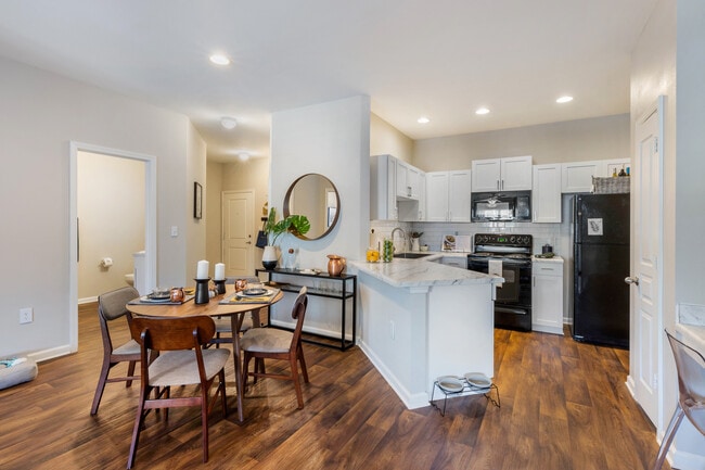 Photo - Galleria Village