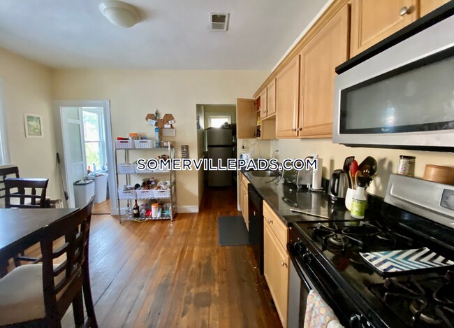 22 Curtis Ave Unit 2