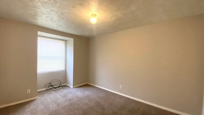 Photo - 2221-2227 StoneyBrook Road Unidad 2221