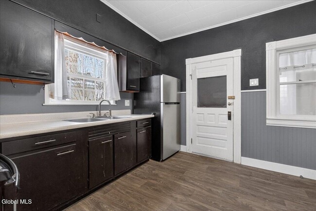 Photo - 415 Broadway