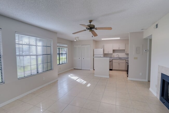 385 Woodside Dr