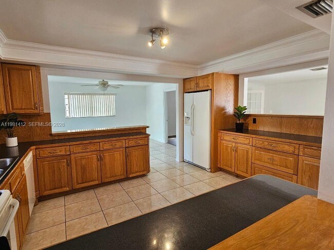 Photo - 2885 Cambridge Rd