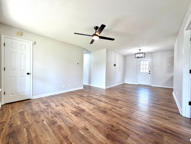 Photo - 740 Carmack Ct