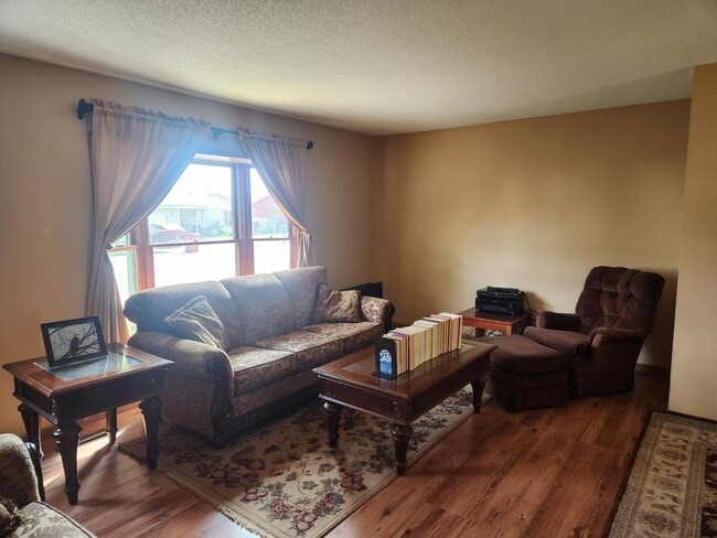 Photo - 304 W 12th St