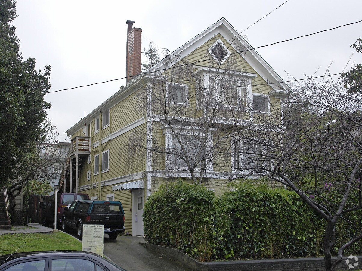 Photo - 2545-2555 Benvenue Ave Apartments