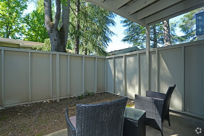 2BD, 1BA - 950 SF (Upgraded Guest Suite)
