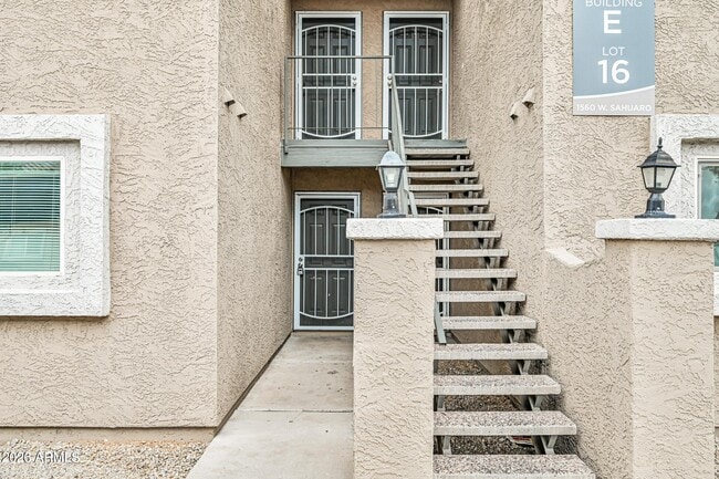 1560 W Sahuaro Dr Unit 1