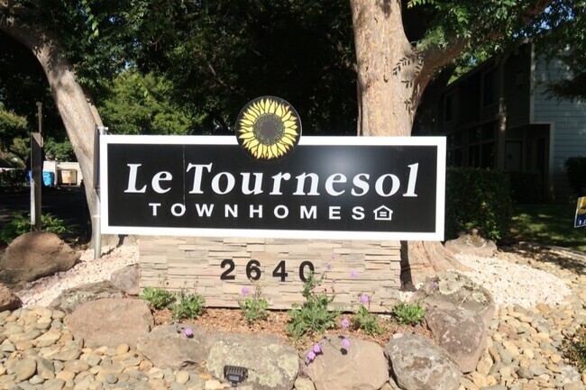 Entrance Signage - Le Tournesol Rental