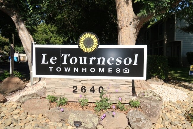 Entrance Signage - Le Tournesol Rental
