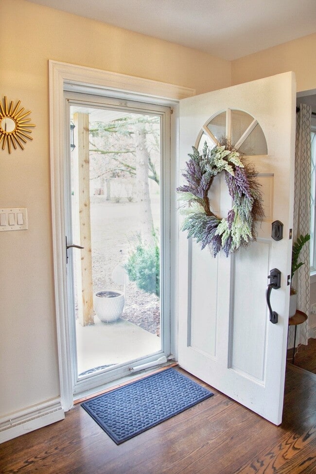 Photo - 2S316 Arrowhead Dr