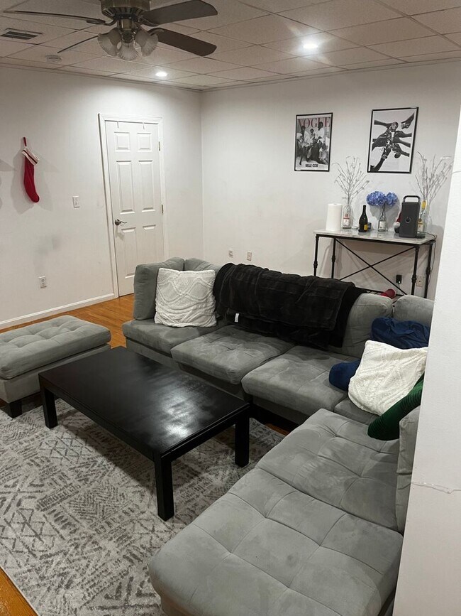 Photo - HOT NORTH END LISTING!!!!