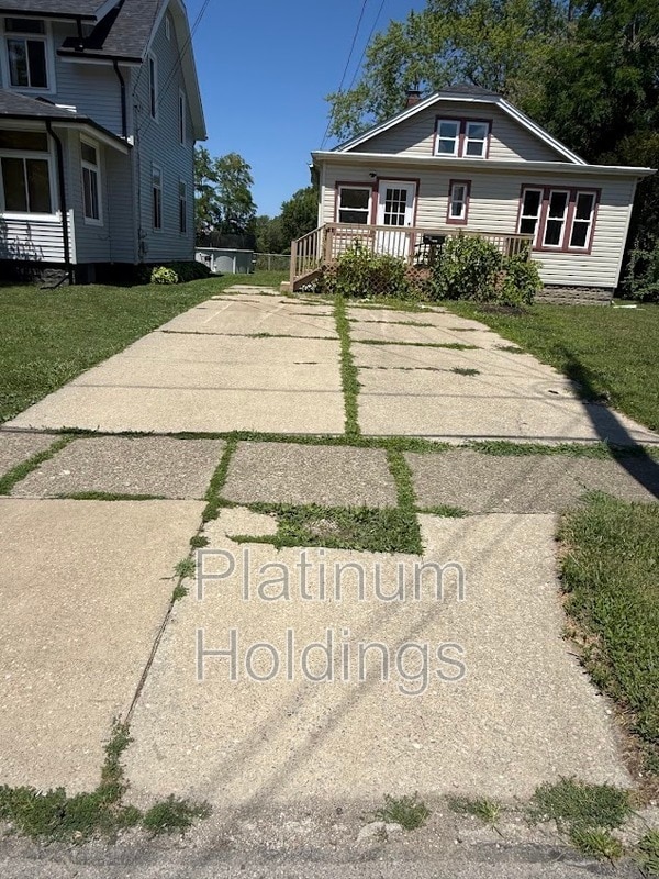 Building Photo - 2049 E 39th St