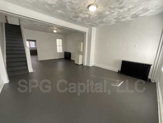 Photo - 573 W Princess St