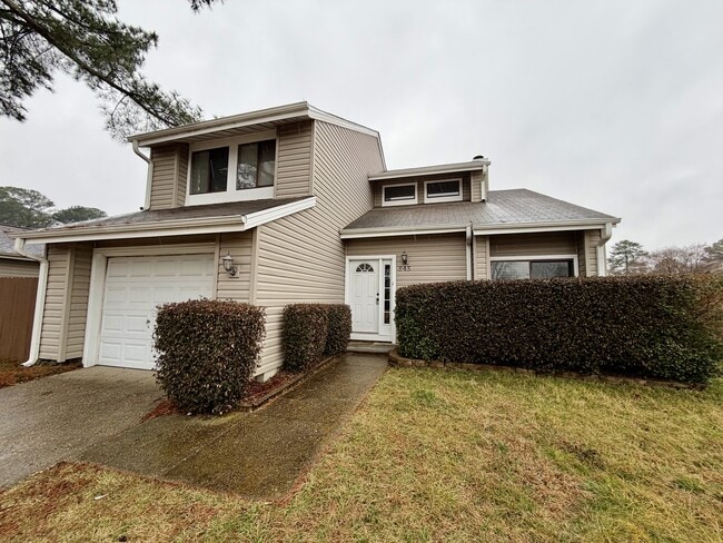 Photo - 845 Crashaw St