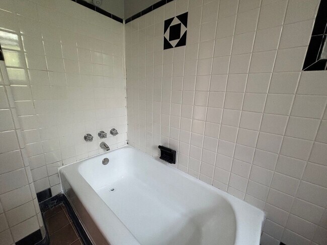 Photo - 596 Lowell Ave Unidad 596-08