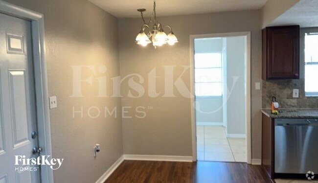 Building Photo - 8241 Hixton Dr Rental
