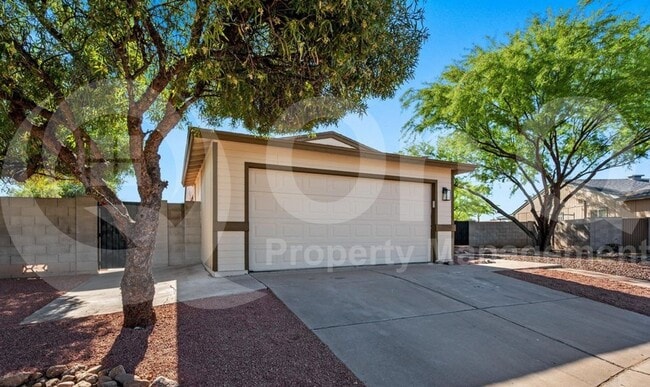 Photo - 1826 W Holland Dr Casa