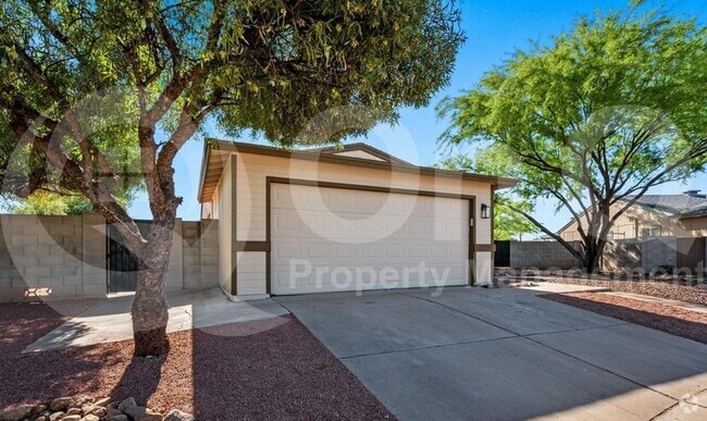 Building Photo - 1826 W Holland Dr Rental