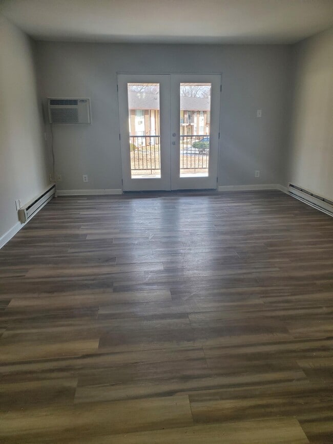 Building Photo - 7437 Hazelcrest Dr