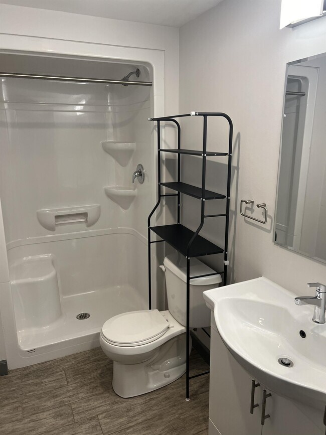 Photo - 258B-258B Sunview St