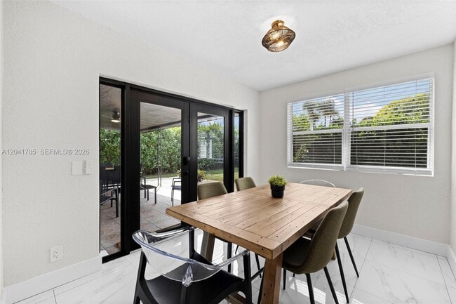 Photo - 710 SW 70th Ave