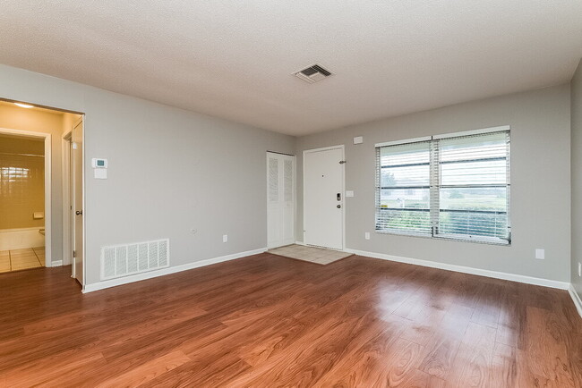Photo - 9350 Bayside Ct