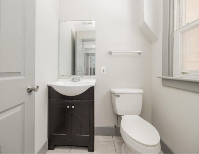 Photo - 284 W Maple St